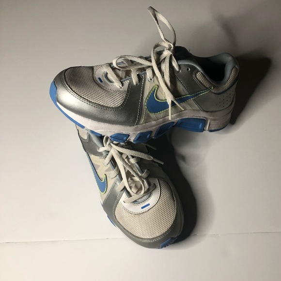 Nike Other - Nike T-Run 5 size 5 youth shoes